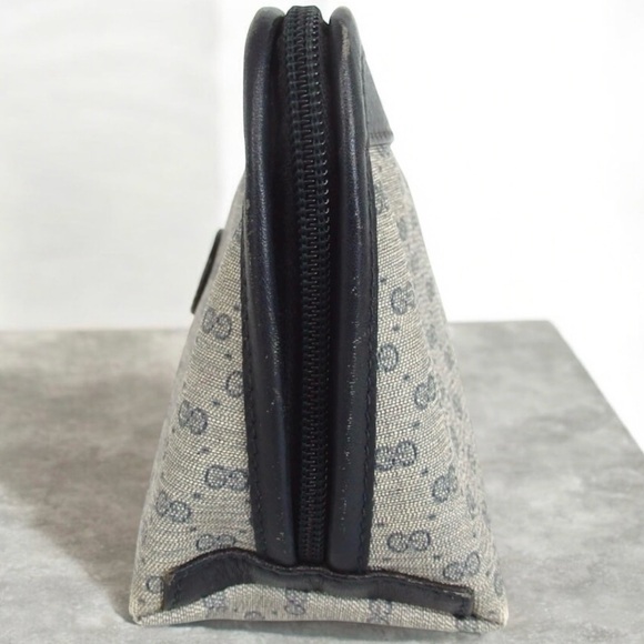 GUCCI Vintage Cosmetic Bag ๐ - Picture 11 of 14